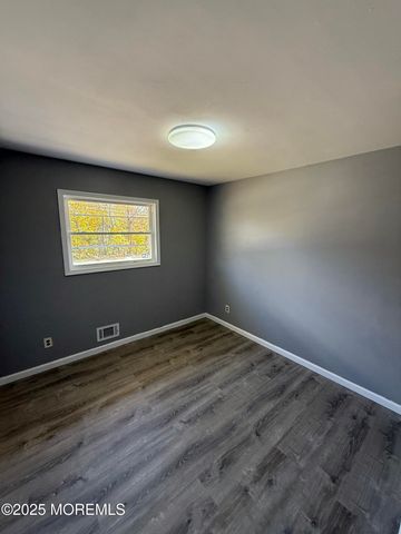 127 Mill Street, Toms River, NJ 08757