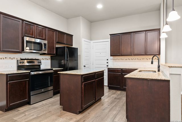 2213-2215 AVERY VILLAGE, New Braunfels, TX 78130