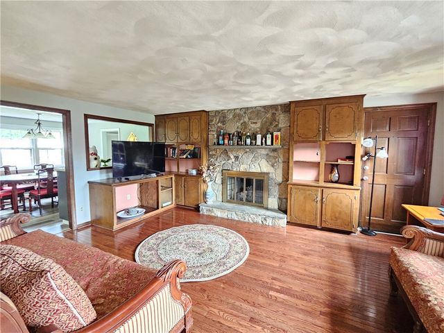 3 Kirker Drive, East Greenwich, RI 02818