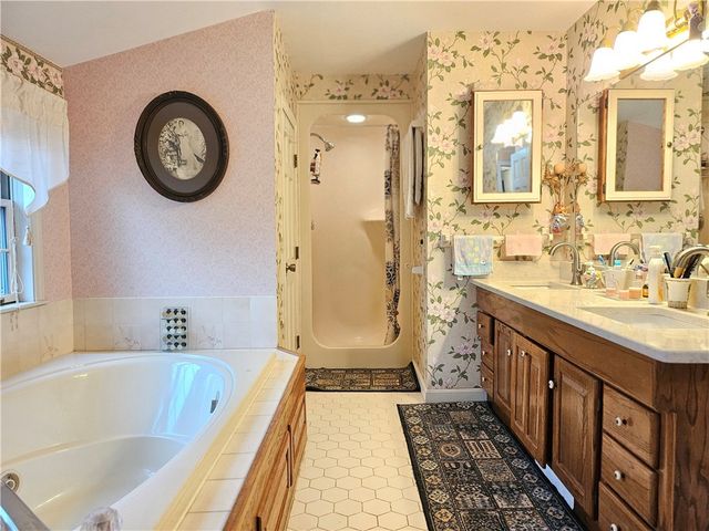 3 Kirker Drive, East Greenwich, RI 02818