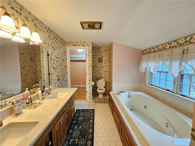 3 Kirker Drive, East Greenwich, RI 02818