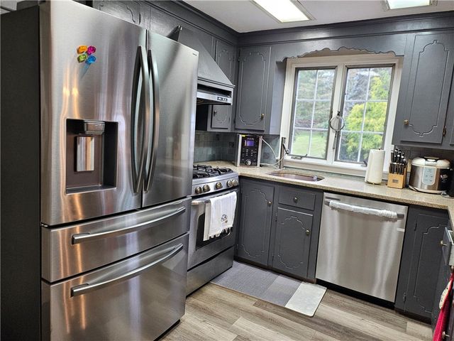 3 Kirker Drive, East Greenwich, RI 02818