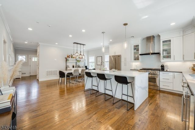 19 Preston Dr, Livingston Twp., NJ 07039