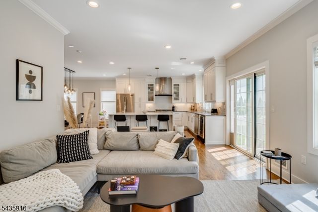 19 Preston Dr, Livingston Twp., NJ 07039
