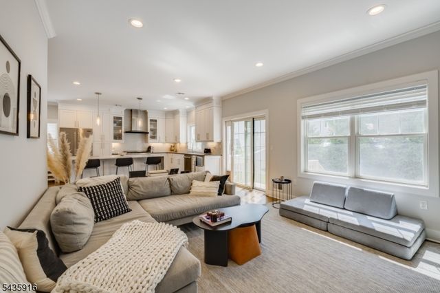 19 Preston Dr, Livingston Twp., NJ 07039