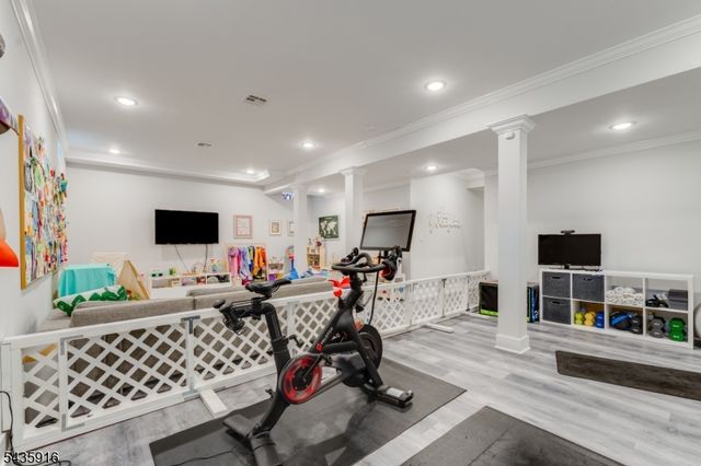 19 Preston Dr, Livingston Twp., NJ 07039