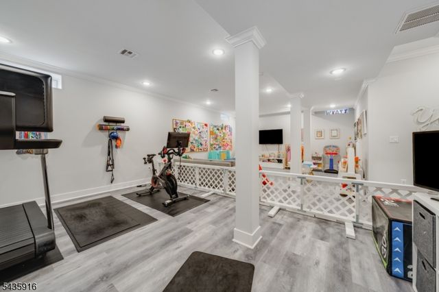 19 Preston Dr, Livingston Twp., NJ 07039