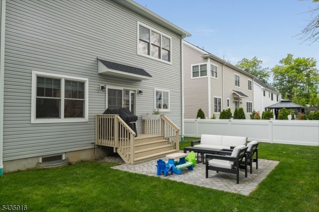 19 Preston Dr, Livingston Twp., NJ 07039