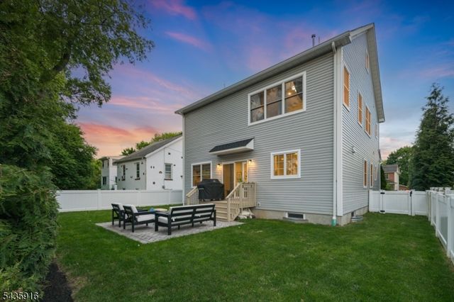 19 Preston Dr, Livingston Twp., NJ 07039
