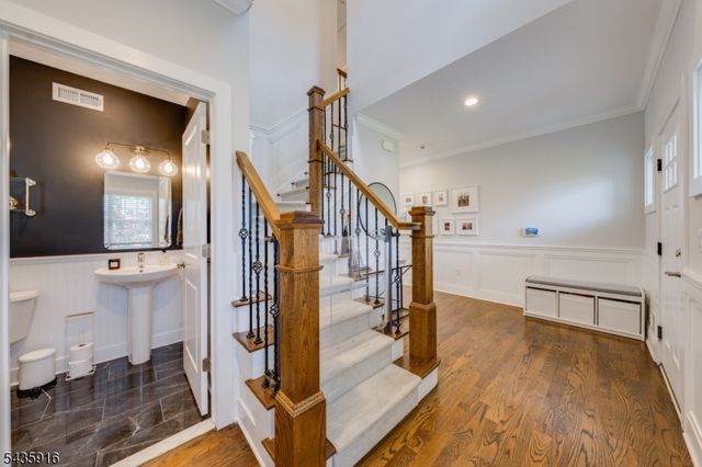 19 Preston Dr, Livingston Twp., NJ 07039