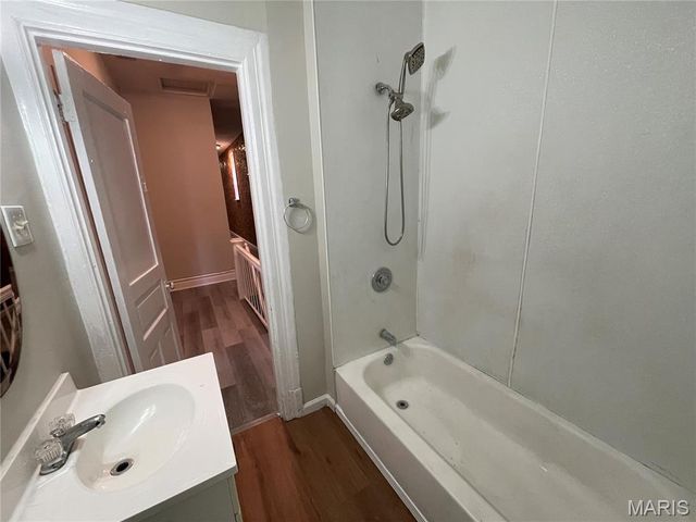 4656 Virginia Avenue, St Louis, MO 63111