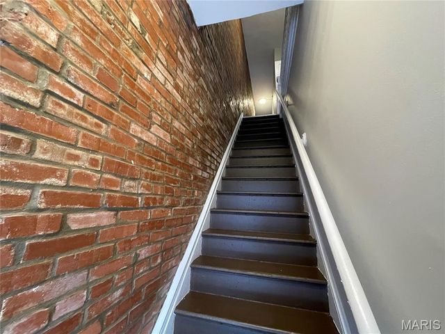 4656 Virginia Avenue, St Louis, MO 63111