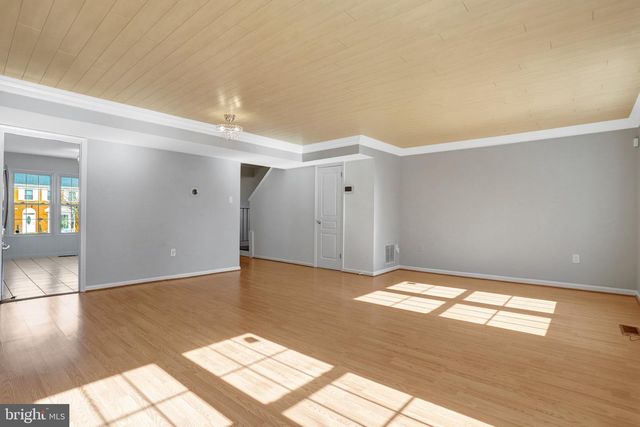 8070 POWDERBROOK LN, Springfield, VA 22153