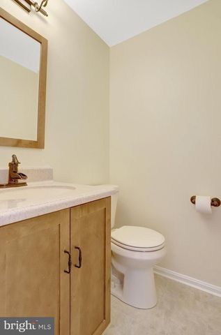 8070 POWDERBROOK LN, Springfield, VA 22153