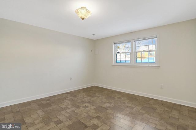 8070 POWDERBROOK LN, Springfield, VA 22153