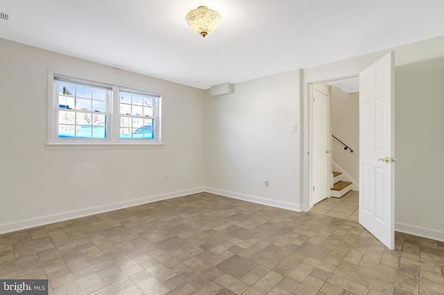 8070 POWDERBROOK LN, Springfield, VA 22153