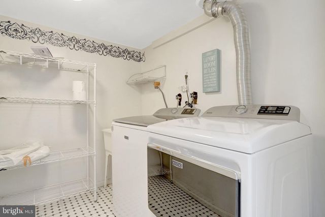 8070 POWDERBROOK LN, Springfield, VA 22153