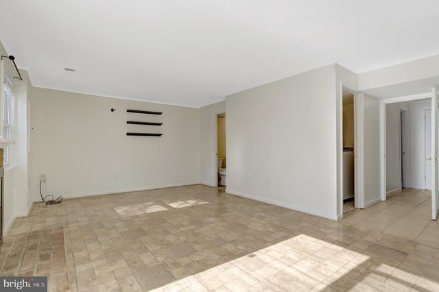 8070 POWDERBROOK LN, Springfield, VA 22153