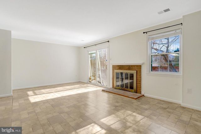 8070 POWDERBROOK LN, Springfield, VA 22153