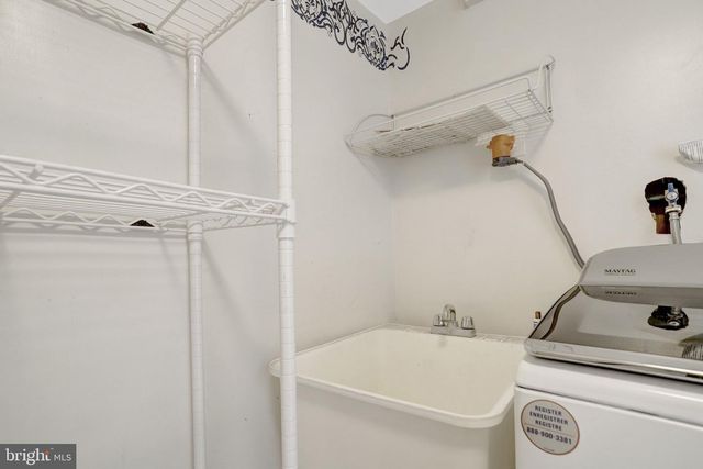 8070 POWDERBROOK LN, Springfield, VA 22153