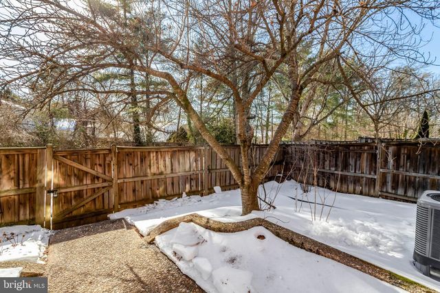 8070 POWDERBROOK LN, Springfield, VA 22153