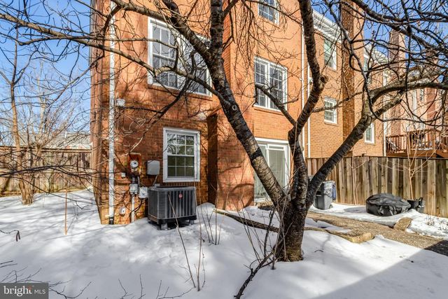 8070 POWDERBROOK LN, Springfield, VA 22153