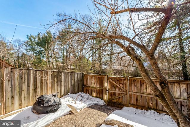 8070 POWDERBROOK LN, Springfield, VA 22153