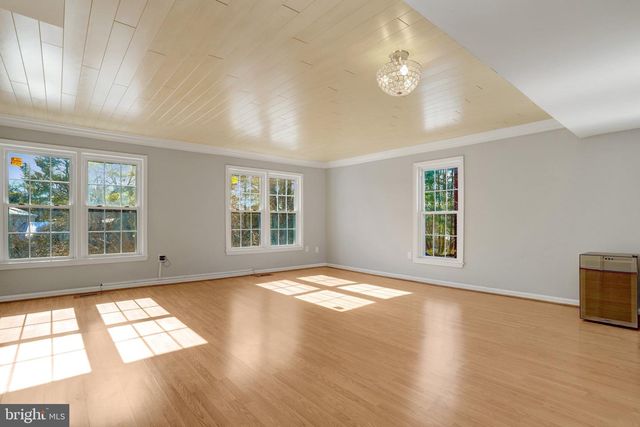 8070 POWDERBROOK LN, Springfield, VA 22153