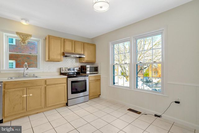 8070 POWDERBROOK LN, Springfield, VA 22153