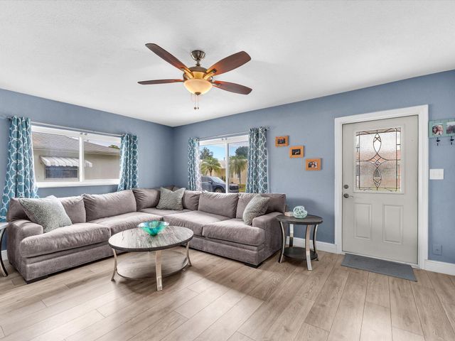 7615 NW 68th Avenue, Tamarac, FL 33321