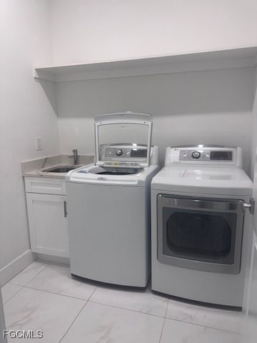 24 Chiquita BLVD S, Cape Coral, FL 33991