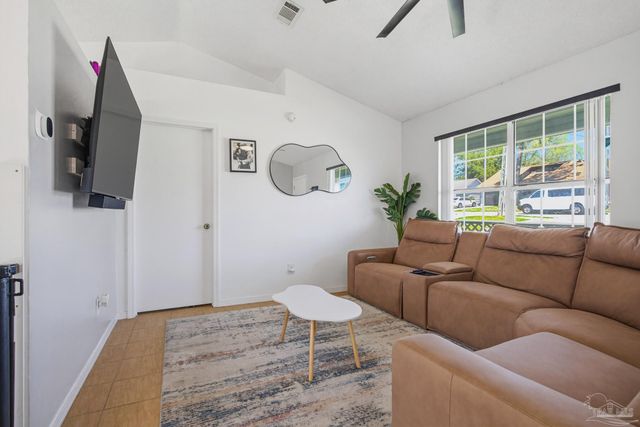 1184 Signal Hill Ln, Pensacola, FL 32514