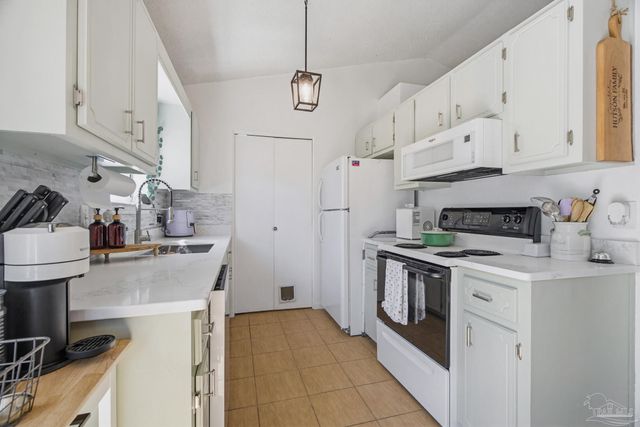 1184 Signal Hill Ln, Pensacola, FL 32514