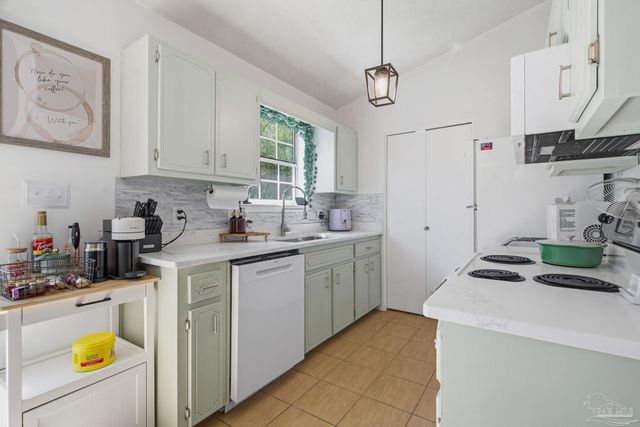 1184 Signal Hill Ln, Pensacola, FL 32514