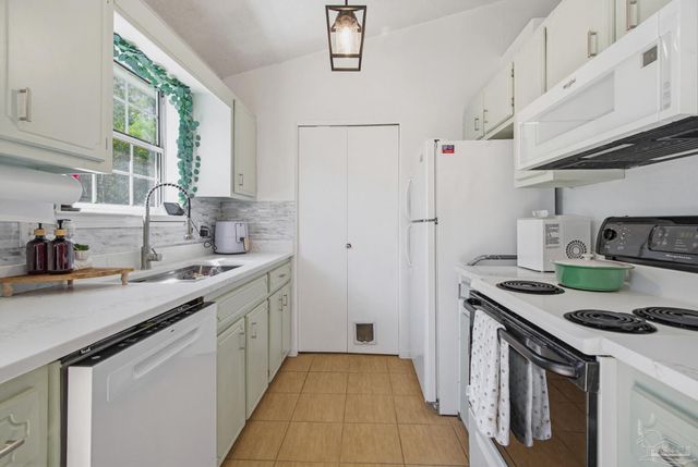 1184 Signal Hill Ln, Pensacola, FL 32514