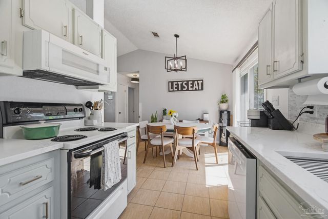 1184 Signal Hill Ln, Pensacola, FL 32514