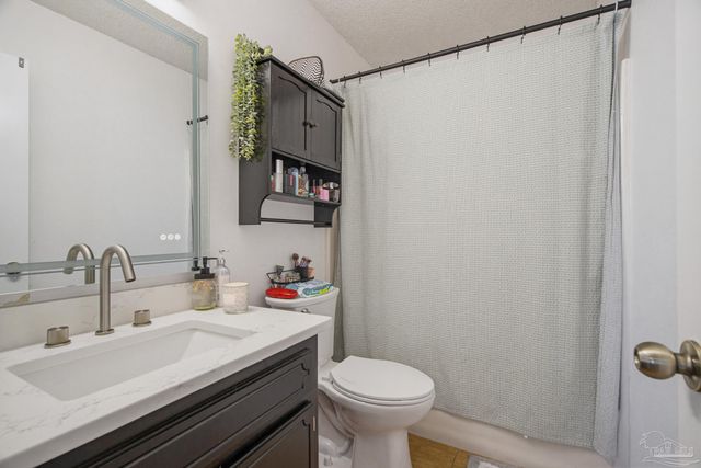 1184 Signal Hill Ln, Pensacola, FL 32514