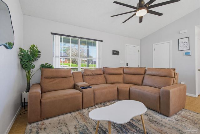 1184 Signal Hill Ln, Pensacola, FL 32514