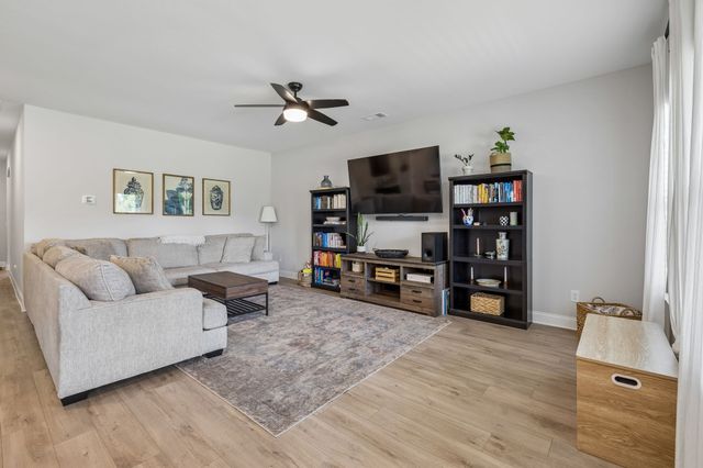 2073 Creekland View Blvd, Nashville, TN 37207