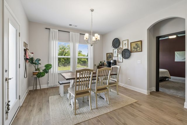 2073 Creekland View Blvd, Nashville, TN 37207