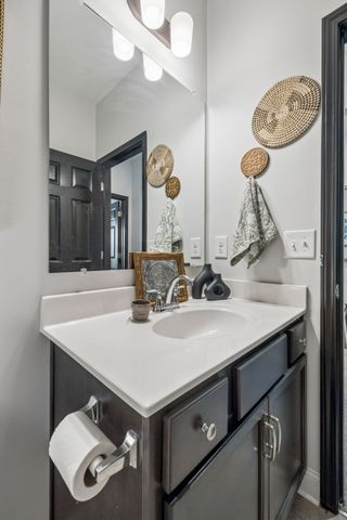 2073 Creekland View Blvd, Nashville, TN 37207