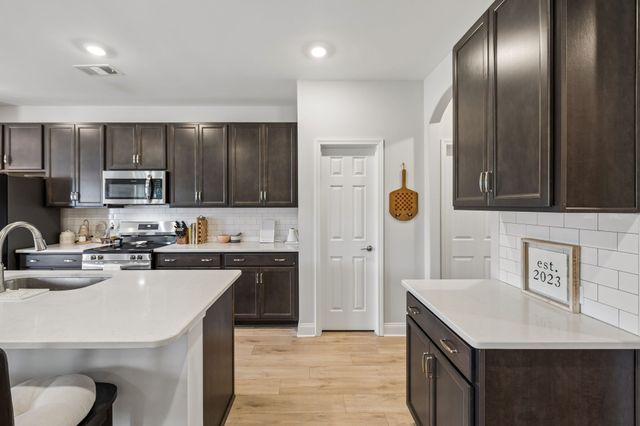 2073 Creekland View Blvd, Nashville, TN 37207
