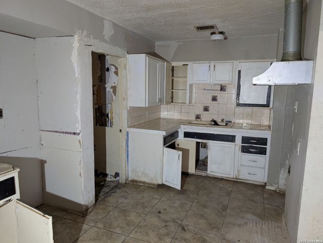 2618 COLT DR, San Antonio, TX 78227