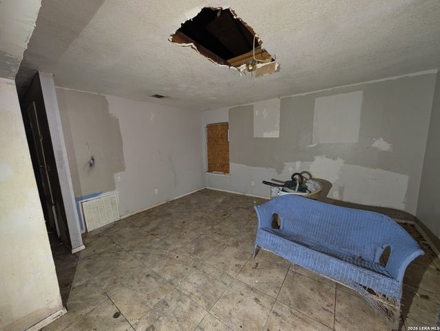 2618 COLT DR, San Antonio, TX 78227