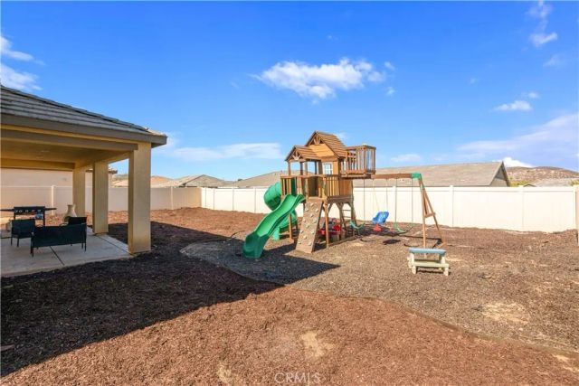 26017 Redoak Street, Menifee, CA 92584