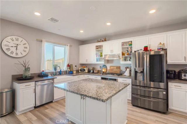 26017 Redoak Street, Menifee, CA 92584