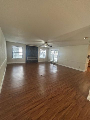 301 W Paul Avenue, Clovis, CA 93612