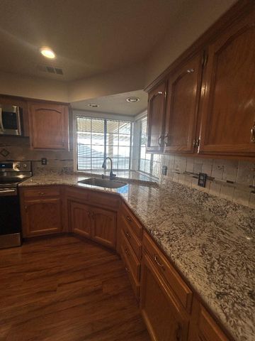 301 W Paul Avenue, Clovis, CA 93612