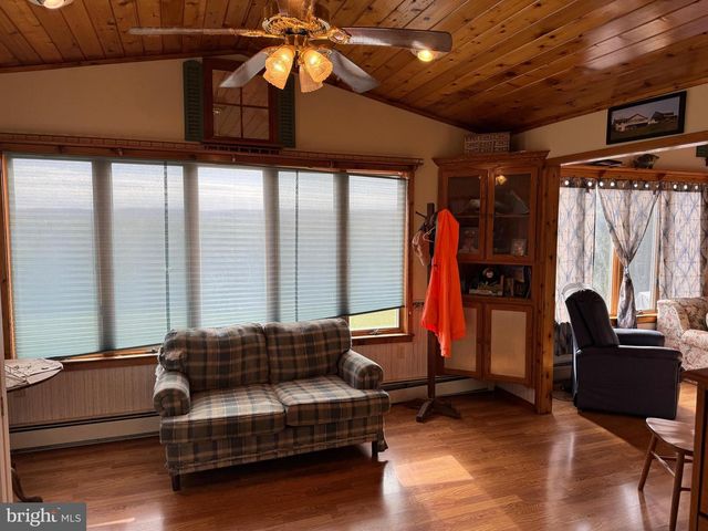 13677 PINEY RIDGE RD, Huntingdon, PA 16652