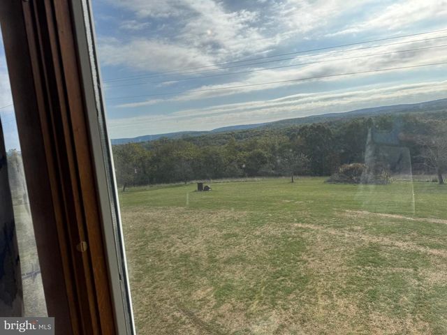 13677 PINEY RIDGE RD, Huntingdon, PA 16652